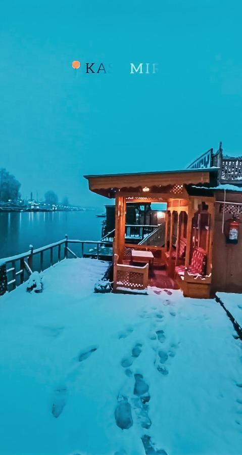 Hb Nancy Group Of Houseboats Hotell Srīnagar Exteriör bild