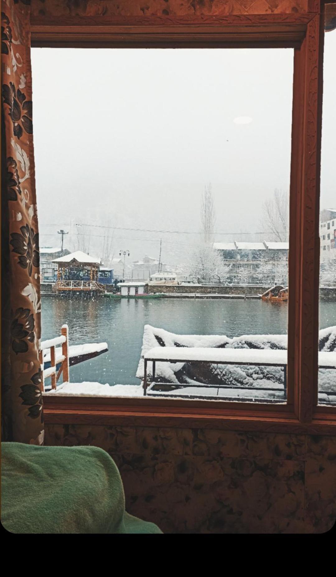 Hb Nancy Group Of Houseboats Hotell Srīnagar Exteriör bild